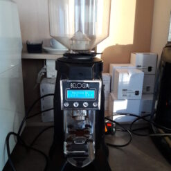 Μεταχειρισμένος Belogia OD64 μύλος άλεσης καφέ σε λειτουργία